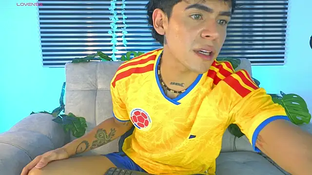 CamiiGuzmanX online show from 17, 6, 2026