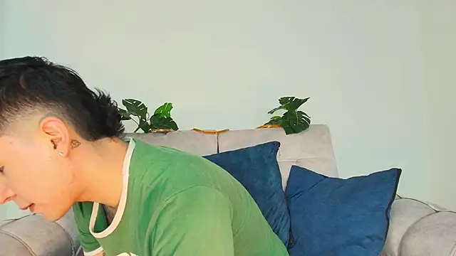 CamiiGuzmanX online show from 10, 9, 2025