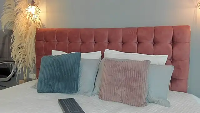 Tania 77  online show from 21, 12, 2025