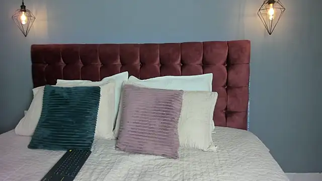 Tania 77  online show from 20, 9, 2025