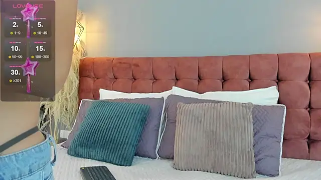 Tania 77  online show from 21, 2, 2026