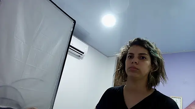 Snapshot of gisell_gomez chatting on 3, 3, 2026 gisell gomez online show from 3, 3, 2026