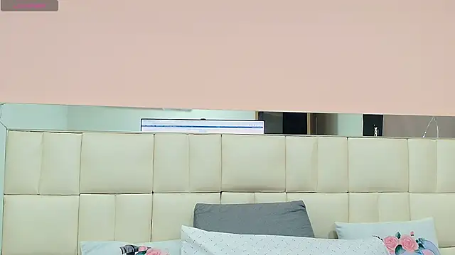 Snapshot of gisell_gomez chatting on 7, 11, 2025 gisell gomez online show from 7, 11, 2025