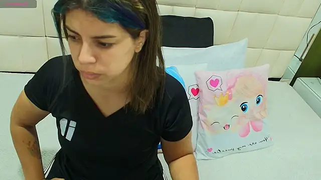 Snapshot of gisell_gomez chatting on 23, 10, 2025 gisell gomez online show from 23, 10, 2025