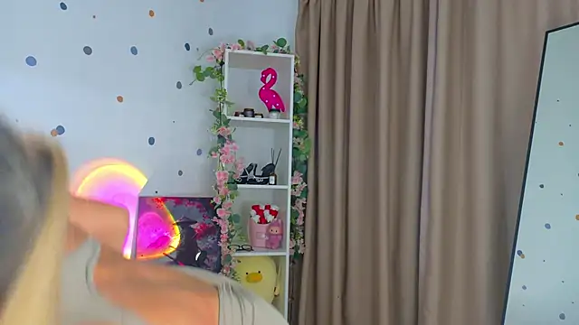 HoneyJohansson online show from 7, 10, 2025