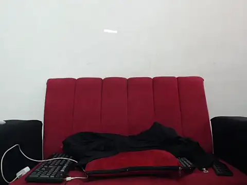 Thomasjons  online show from 4, 10, 2025