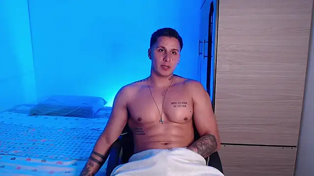 Snapshot of valentinosex1 chatting on 1, 6, 2026 valentinosex1 online show from 1, 6, 2026