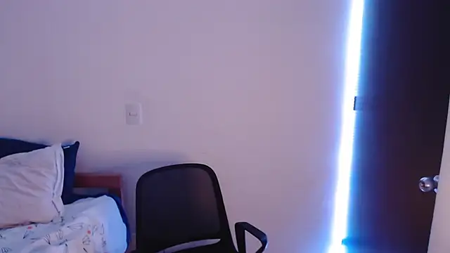 axel davis  online show from 8, 10, 2025