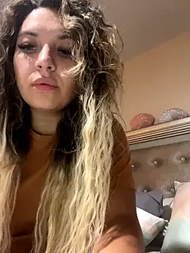 Snapshot of Chicagobabe chatting on 12, 9, 2025 Chicagobabe online show from 12, 9, 2025