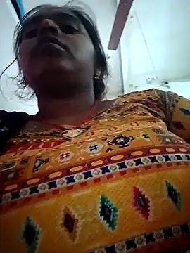 Snapshot of Hot_crety chatting on 31, 10, 2025 Hot crety online show from 31, 10, 2025