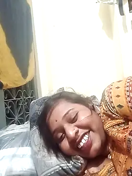 Snapshot of Hot_crety chatting on 4, 3, 2026 Hot crety online show from 4, 3, 2026