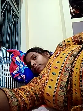 Snapshot of Hot_crety chatting on 25, 11, 2025 Hot crety online show from 25, 11, 2025