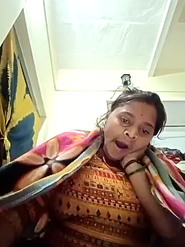 Snapshot of Hot_crety chatting on 28, 11, 2025 Hot crety online show from 28, 11, 2025