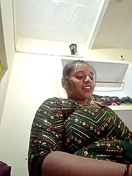 Snapshot of Hot_crety chatting on 1, 12, 2025 Hot crety online show from 1, 12, 2025