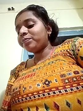 Snapshot of Hot_crety chatting on 4, 11, 2025 Hot crety online show from 4, 11, 2025