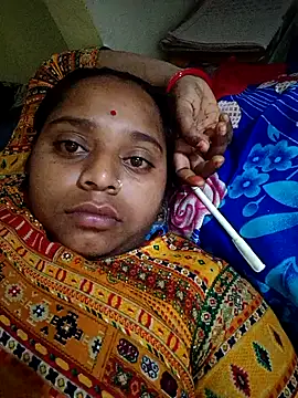 Snapshot of Hot_crety chatting on 7, 11, 2025 Hot crety online show from 7, 11, 2025