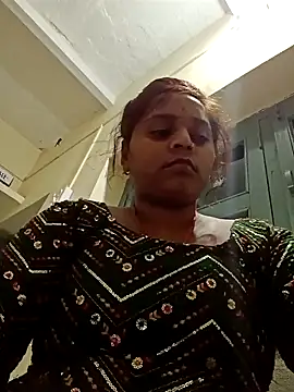 Snapshot of Hot_crety chatting on 17, 10, 2025 Hot crety online show from 17, 10, 2025