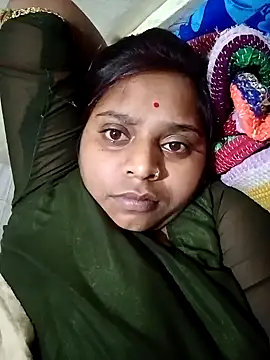 Snapshot of Hot_crety chatting on 11, 10, 2025 Hot crety online show from 11, 10, 2025