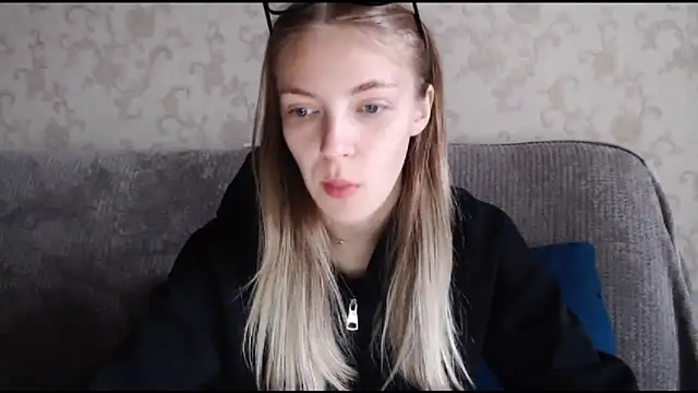 HitGyrl online show from 4, 10, 2025