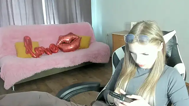 HitGyrl online show from 12, 6, 2026