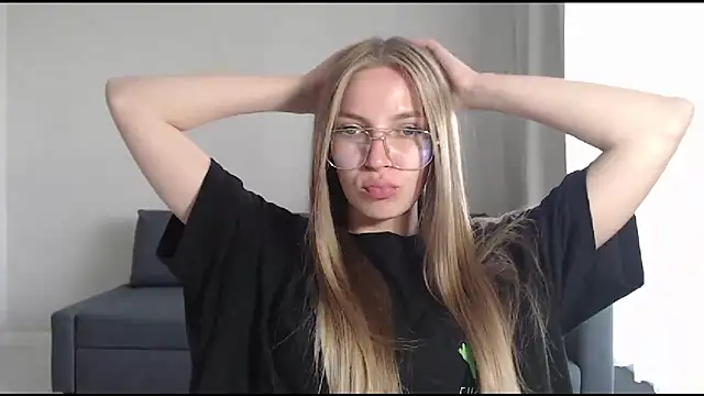 HitGyrl online show from 8, 7, 2026