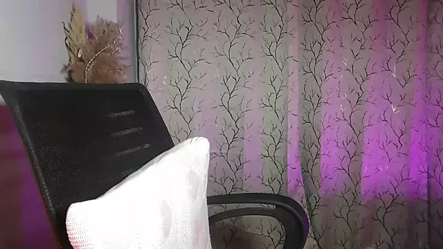 GlamorousQueen online show from 11, 3, 2026