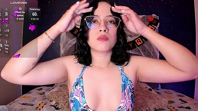 SweetAnya01 online show from 10, 10, 2025