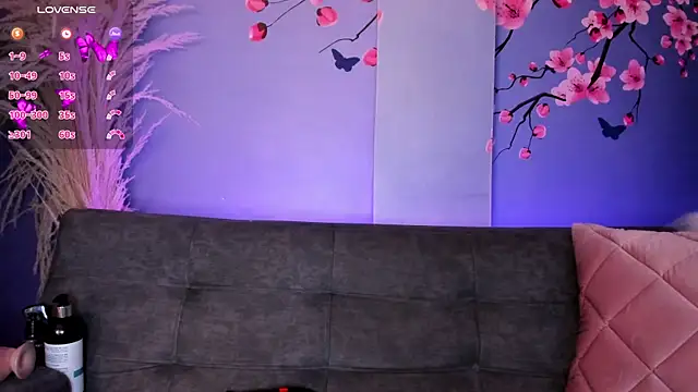 SweetAnya01 online show from 18, 9, 2025