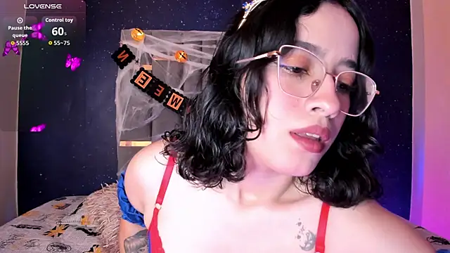 SweetAnya01 online show from 5, 10, 2025