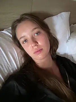 Snapshot of ElliRose chatting on 24, 10, 2025 ElliRose online show from 24, 10, 2025