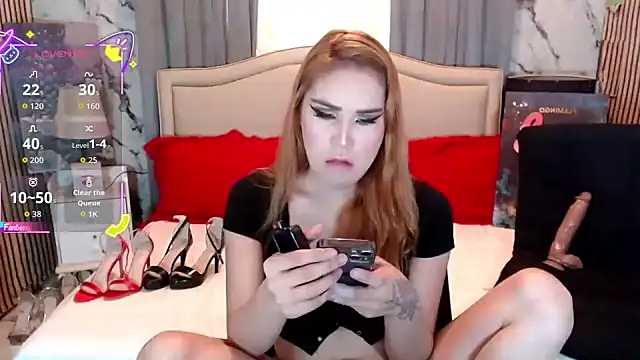 Ninawilsonx online show from 2, 11, 2025