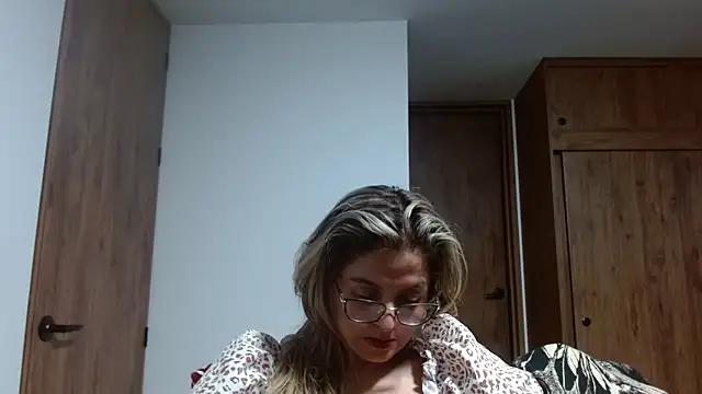 linda-mature43 online show from 25, 10, 2025