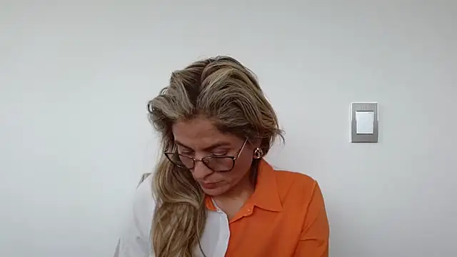 linda-mature43 online show from 19, 9, 2025