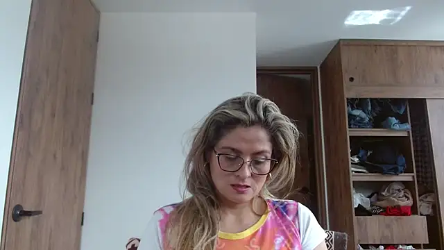 linda-mature43 online show from 25, 10, 2025