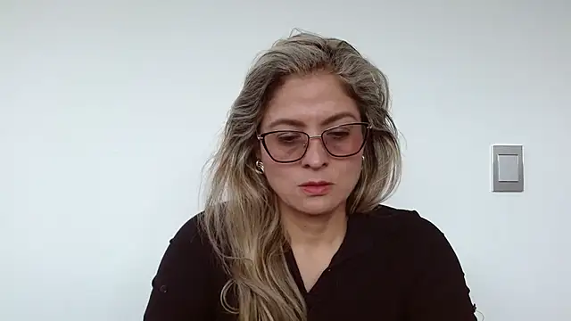 linda-mature43 online show from 16, 9, 2025