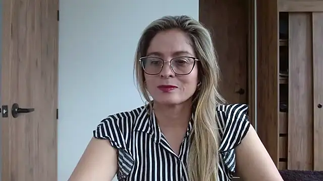 linda-mature43 online show from 23, 10, 2025