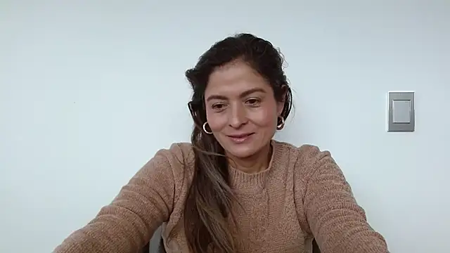 linda-mature43 online show from 11, 9, 2025