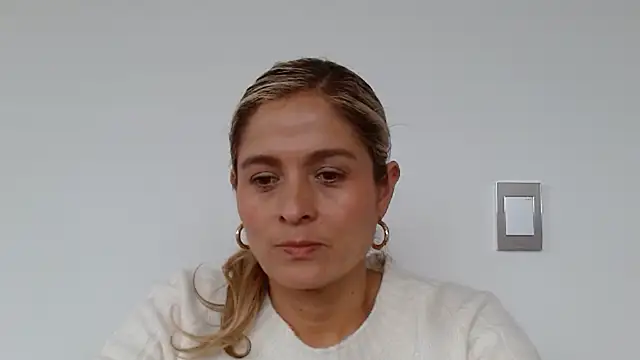 linda-mature43 online show from 23, 9, 2025