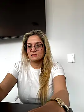 linda-mature43 online show from 18, 10, 2025