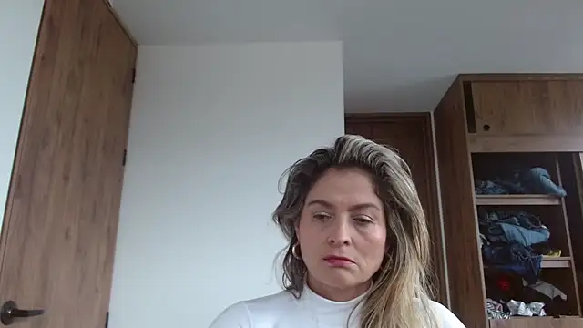 linda-mature43 online show from 10, 11, 2025