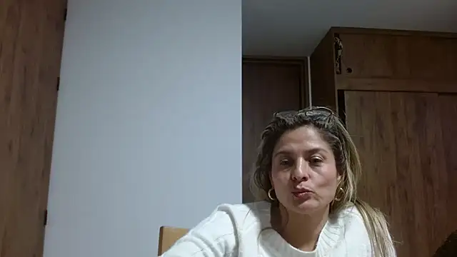 linda-mature43 online show from 6, 11, 2025