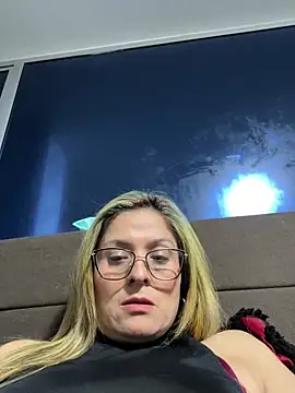 linda-mature43 online show from 18, 10, 2025