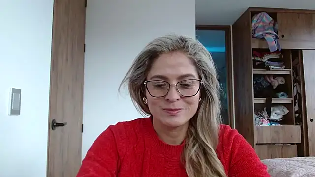 linda-mature43 online show from 15, 9, 2025