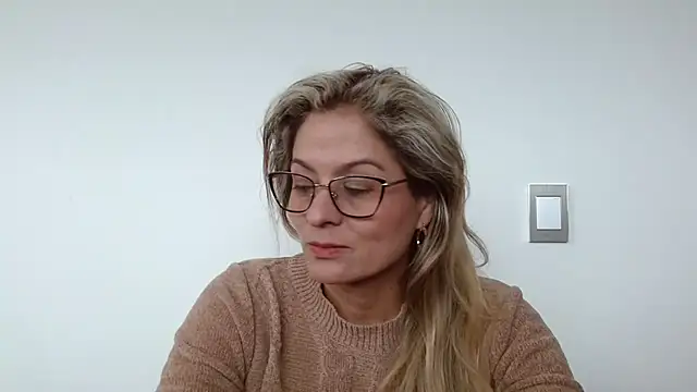 linda-mature43 online show from 1, 10, 2025