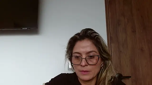 linda-mature43 online show from 28, 11, 2025