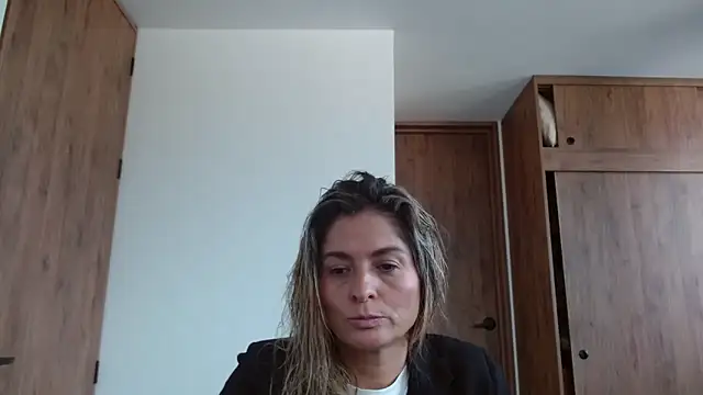 linda-mature43 online show from 18, 11, 2025