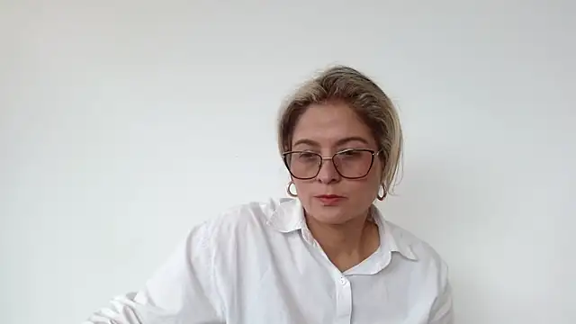 linda-mature43 online show from 3, 10, 2025