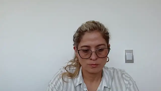 linda-mature43 online show from 22, 9, 2025