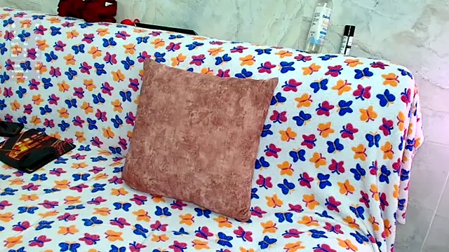 Luna logan online show from 15, 12, 2025