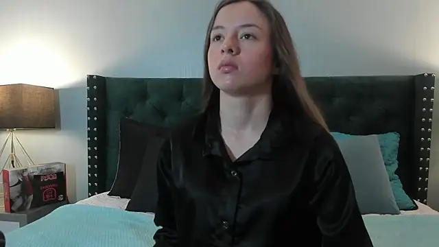 Snapshot of VioletaNova chatting on 5, 6, 2026 VioletaNova online show from 5, 6, 2026